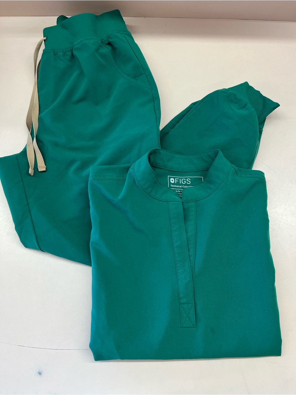 FIGS Scrub Set Hunter Green S/M